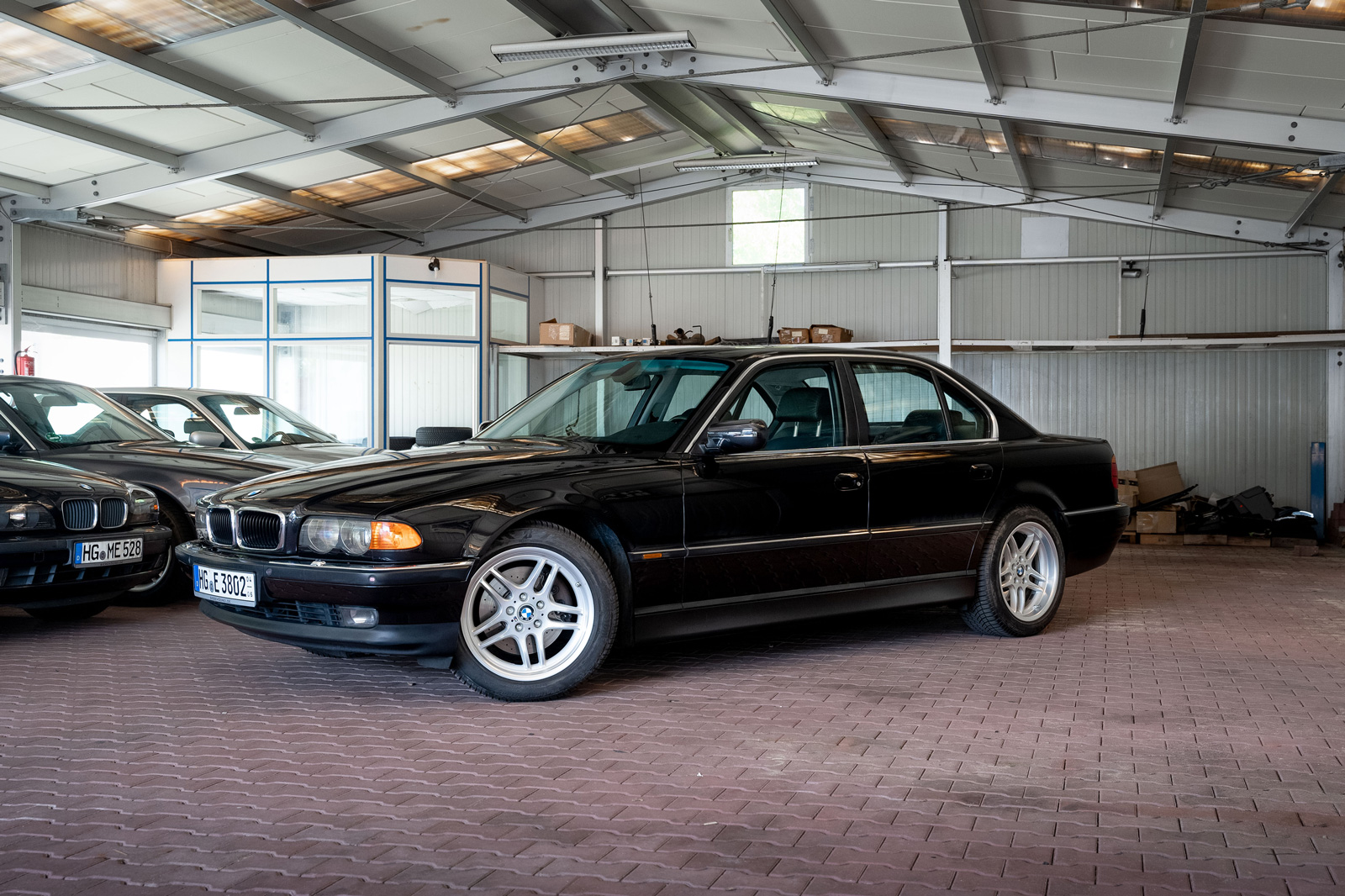 BMW 7400 Limousine (GE81) Frontansicht