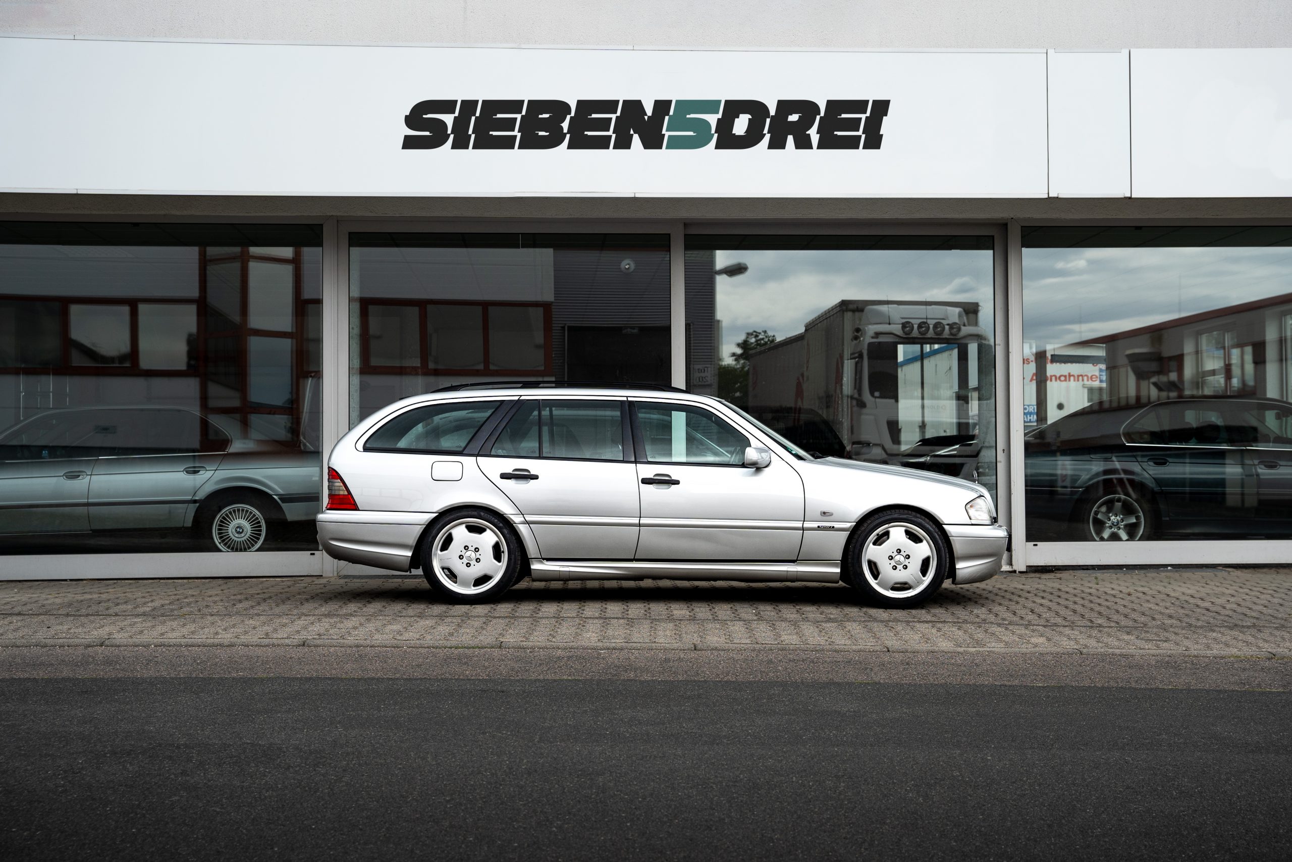 Mercedes-Benz C43T AMG