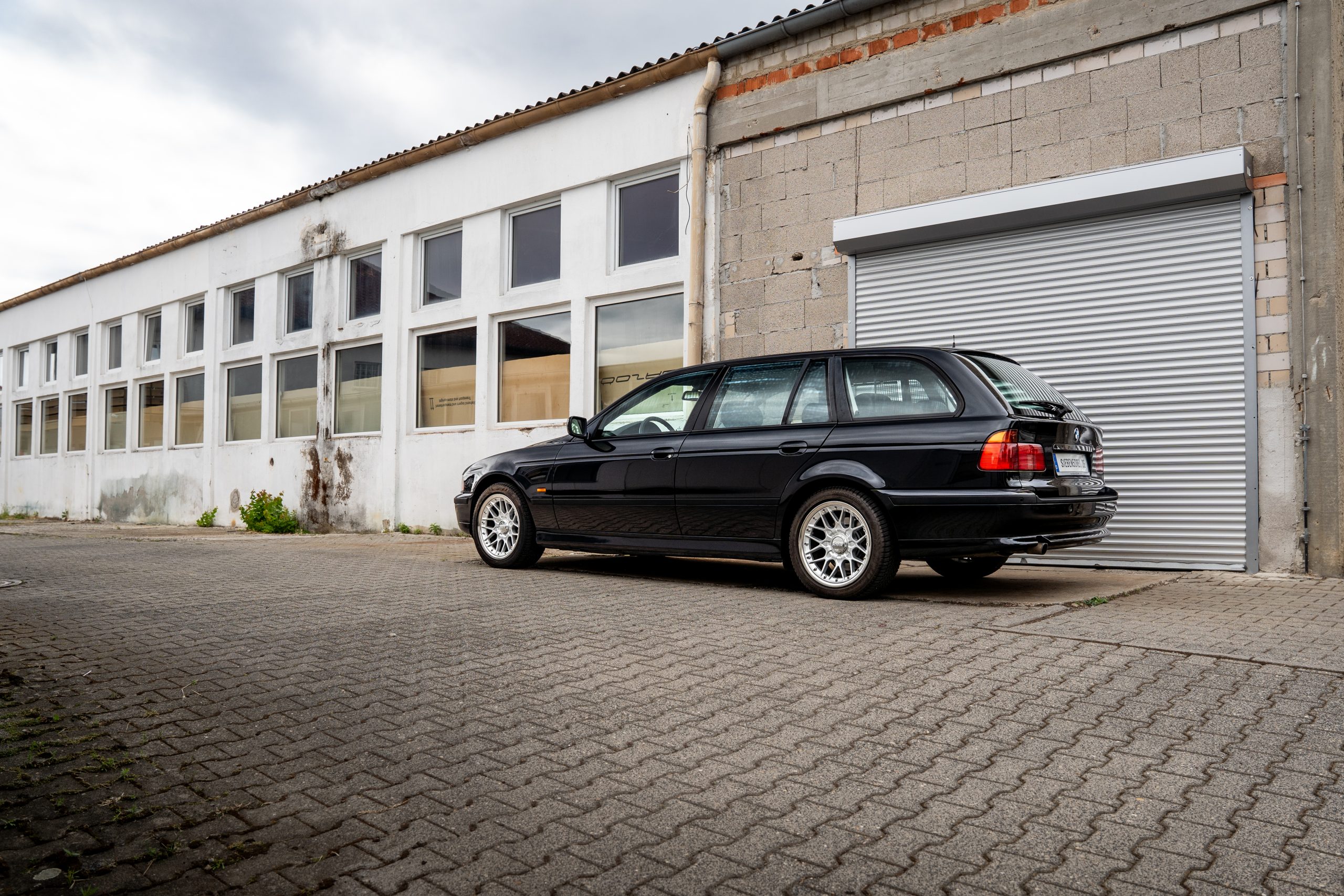 BMW E39 528I