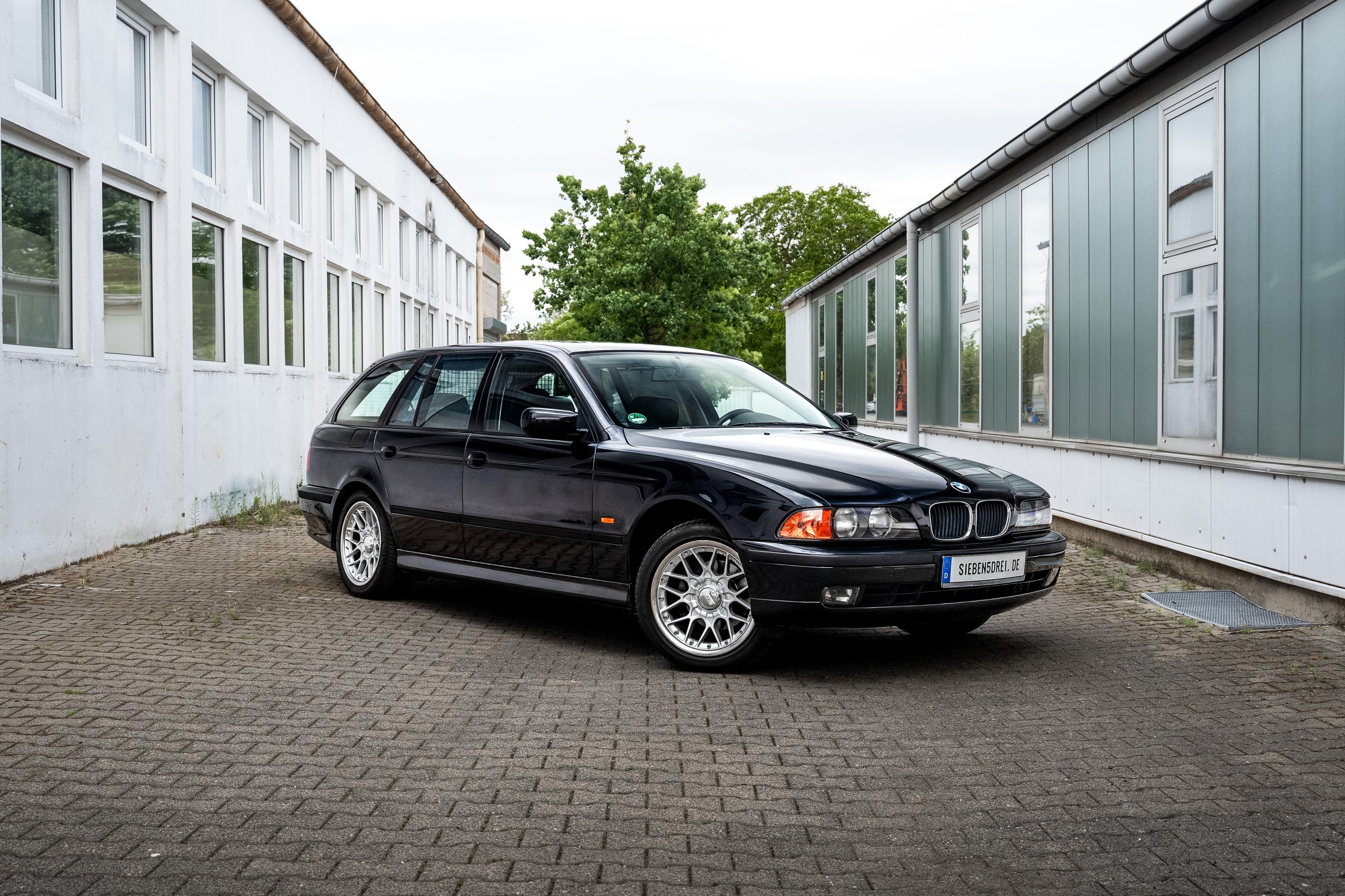 BMW E39 528I